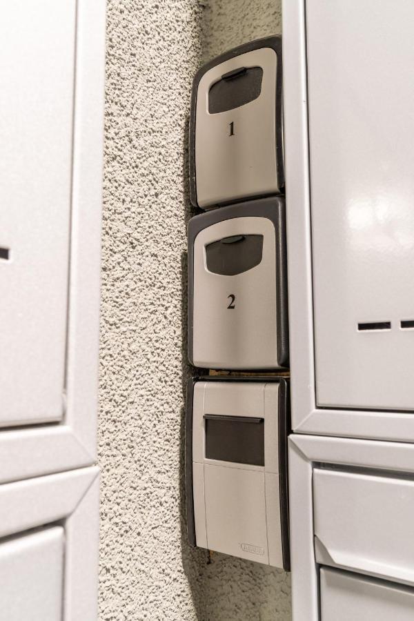 Brand New Studio Apartment #31 In Brand New Building With Free Parking In The Center Prag Eksteriør billede